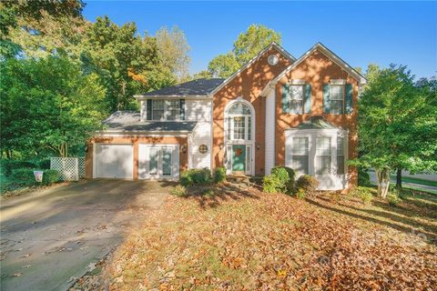 2823 Oakcroft Drive sold home in Oakcroft, Matthews, NC