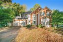 2823 Oakcroft Drive sold home in Matthews, SC