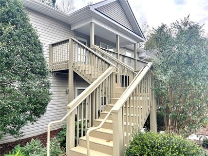 606 Carlyle Way