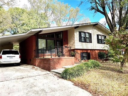 5623 Amity Place