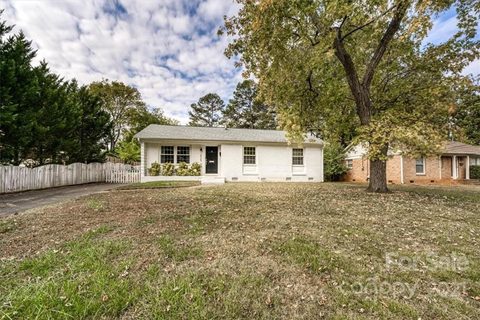 1425 Larkfield Lane
