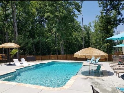 113 Farm Knoll Way