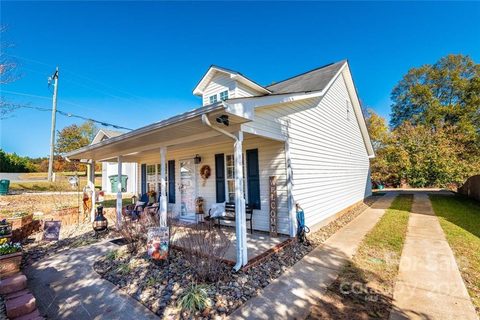 405 Eastway Lane sold home in Magnolia Place, Conover, NC