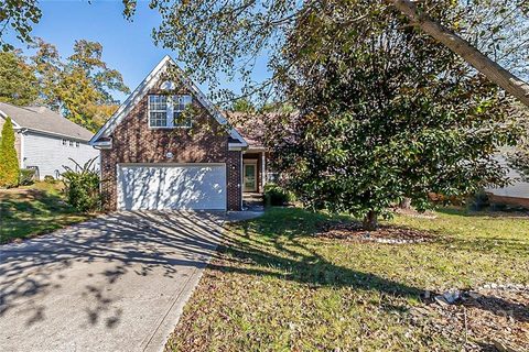 7329 Claiborne Woods Road sold home in Keeneland, Charlotte, NC