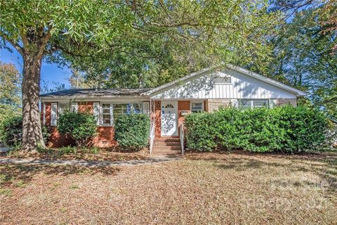 5411 Amity Place