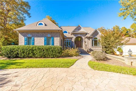 614 Hanna Woods Drive