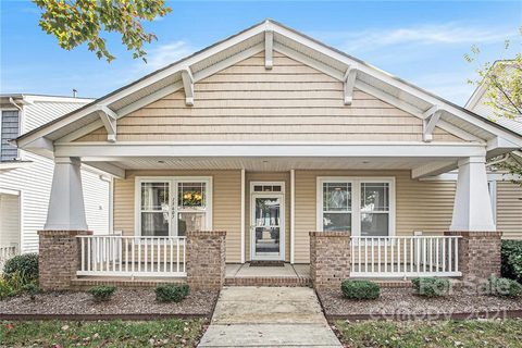 15607 Seafield Lane