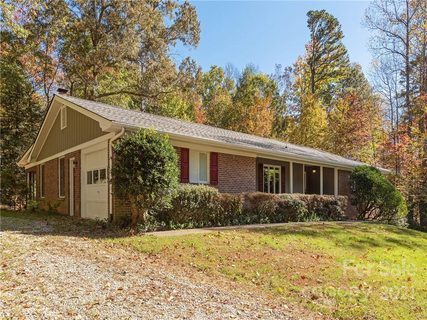 12 Greenbriar Avenue