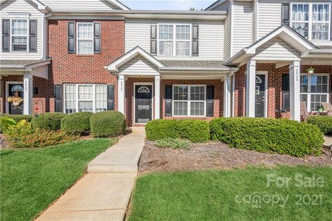 2927 Little Stream Court