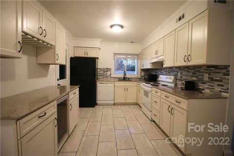 1626 Hollow Drive
