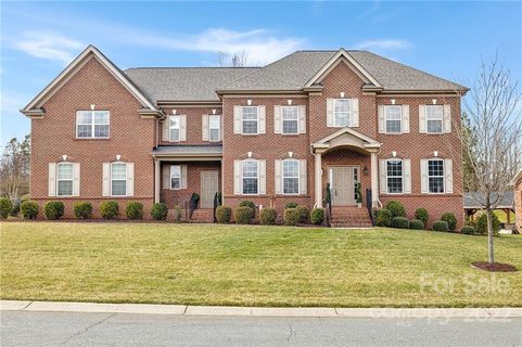 723 Ridgelake Drive sold home in Lake Forest Preserve, Weddington, NC