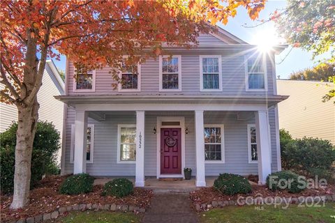 10532 Meadow Crossing Lane