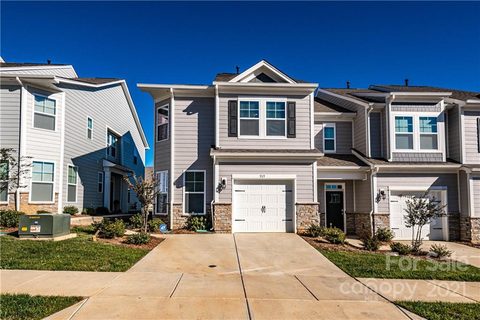 919 Emma Kate Court sold townhome in Ivy Ridge, Lake Wylie, SC