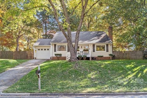 1555 Ridgewood Drive sold home in Kingswood South, Gastonia, NC