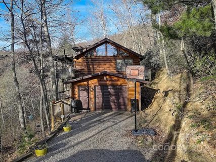 263 Summer Circle sold home in The Forest, Clyde, NC