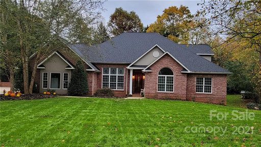 2946 8th Street Court sold home in Windsor Forest, Hickory, NC