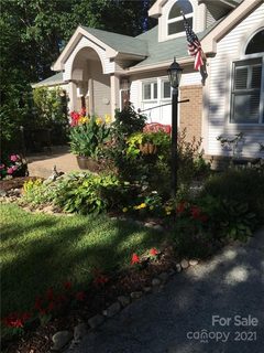 102 Tartana Circle
