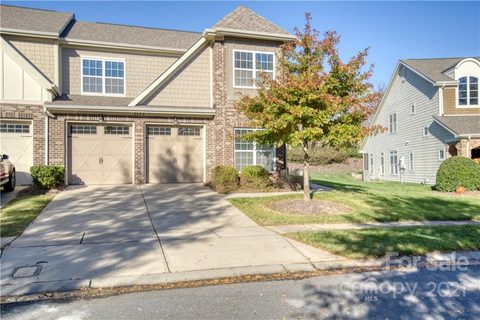 8442 Loxton Circle