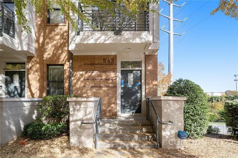 943 8th Street
