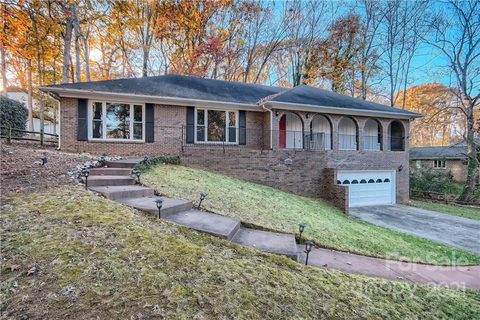 1513 Piccadilly Drive