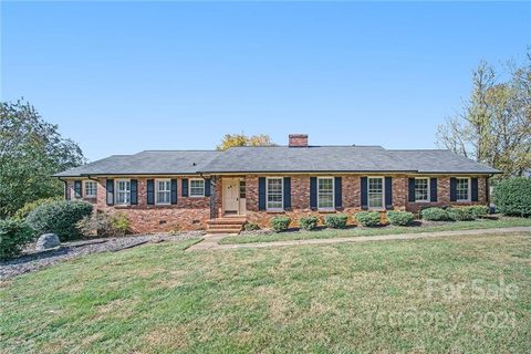 249 Edgewood Drive sold home in Greenbriar Farms, Statesville, NC