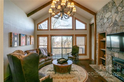 81 Clubhouse Drive 1/B