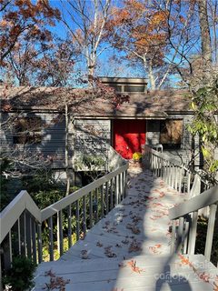319 Hillcrest Circle sold home in English Woods, Spruce Pine, NC
