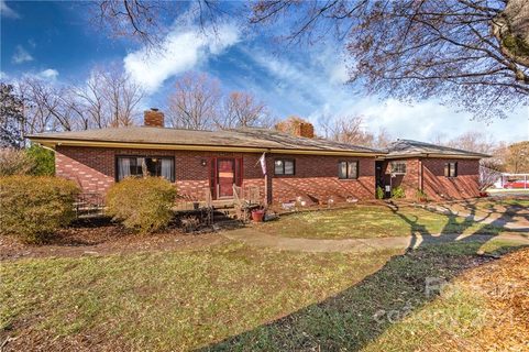 208 Goodman Circle sold home in The Pines, Concord, NC