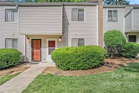 951 Hollywood Street sold condo in Walker Woods, Charlotte, NC
