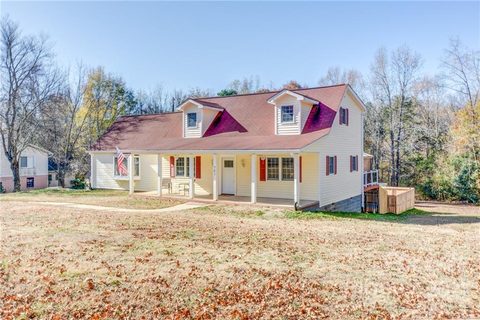741 Log Cabin Drive