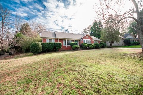 3215 Sunnybrook Drive