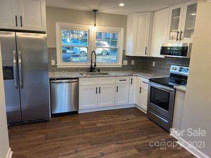 6646 Bunker Hill Circle