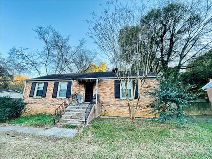 1224 Woodlawn Road