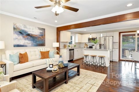 1301 Rollingwood Drive