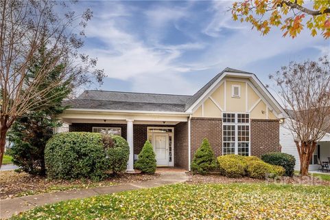 13040 Park Crescent Circle sold home in The Cottages, Pineville, NC