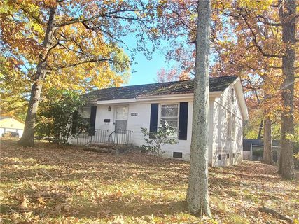 5520 Snow White Lane