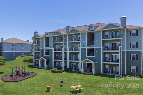700 Vista Lake Drive 104