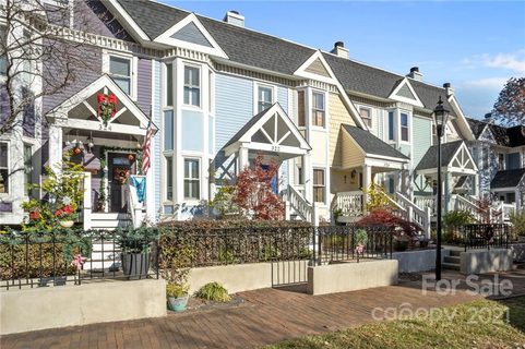 322 W 10th Street