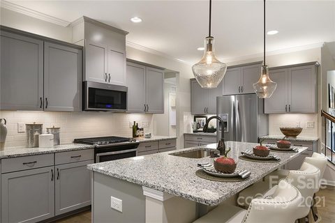 14031 Magnolia Walk Drive 144 Evelyn