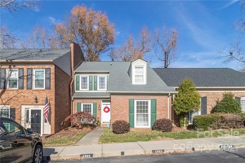 4352 Woodglen Lane