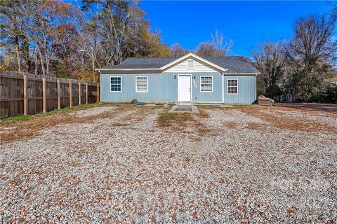 7639 Idlewild Road
