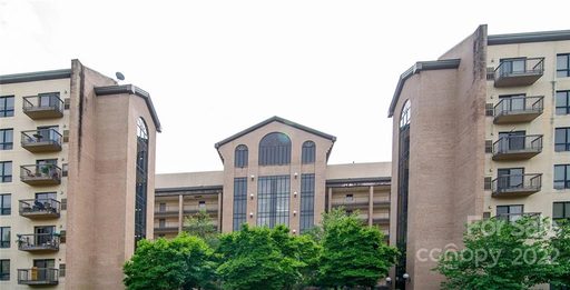 211 Heritage Boulevard 214