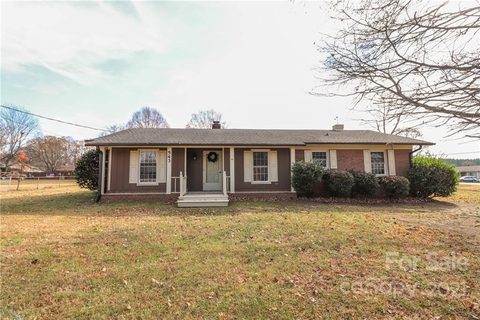 543 Claramont Drive sold home in Kingfield, Concord, NC