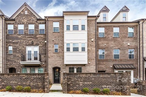 1332 E Woodlawn Road