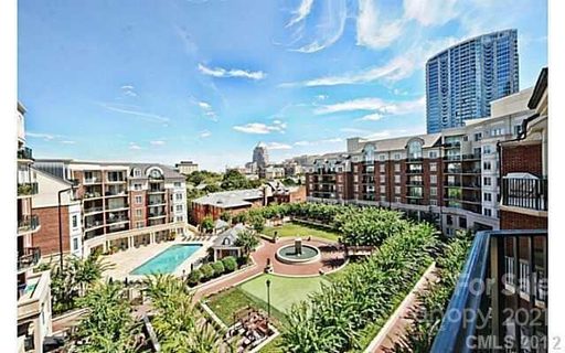 300 W 5th Street 628