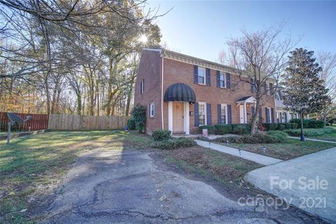 1033 Meadow Drive
