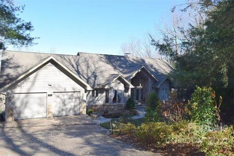 212 Greenleaf Drive