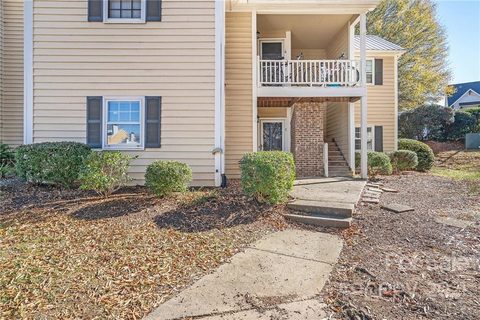 3200 Selwyn Farms Lane 1
