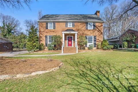 1520 Paddock Circle