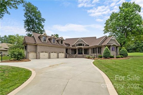 520 Riviera Drive